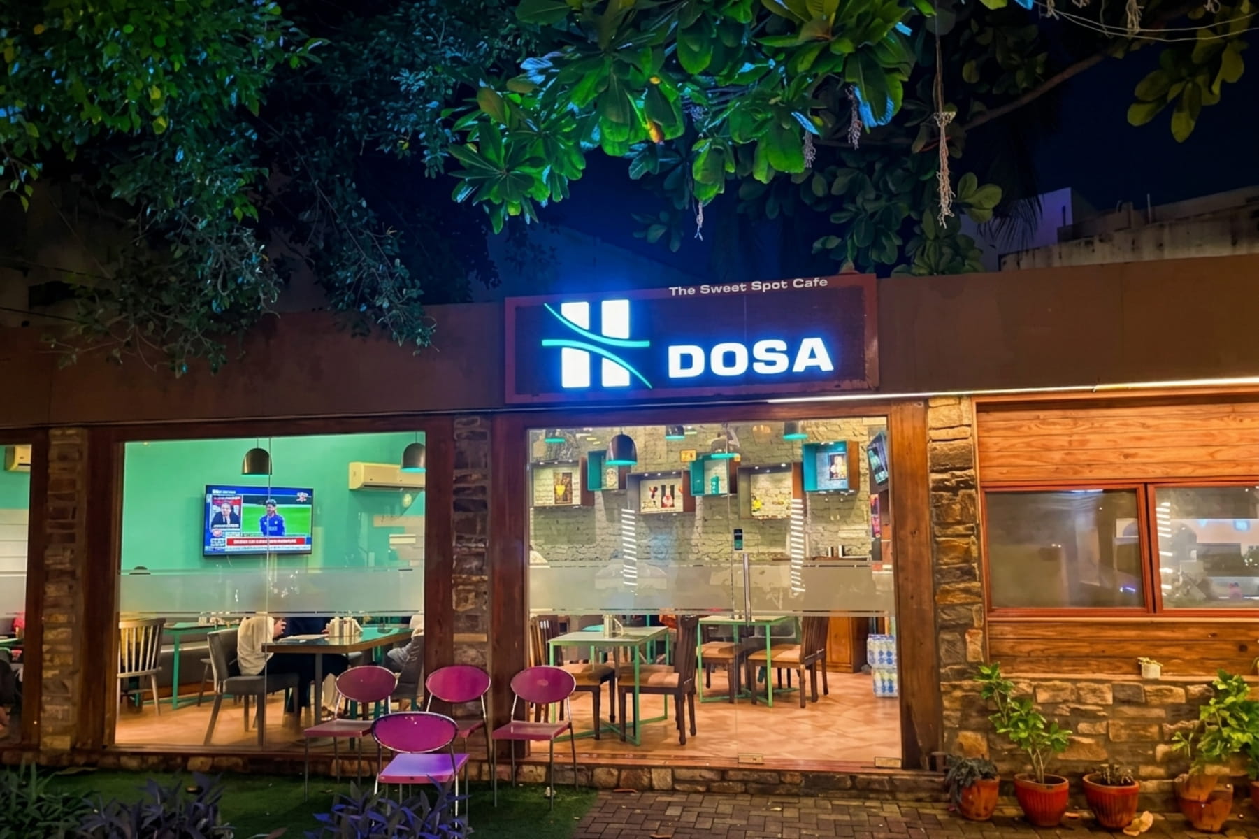 Hotel booking for family vacation in Anand, Gujarat