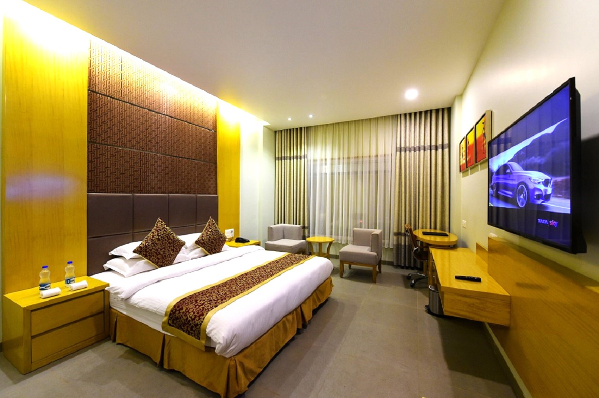 Hotel rooms in Anand Gujarat with restaurant facility
